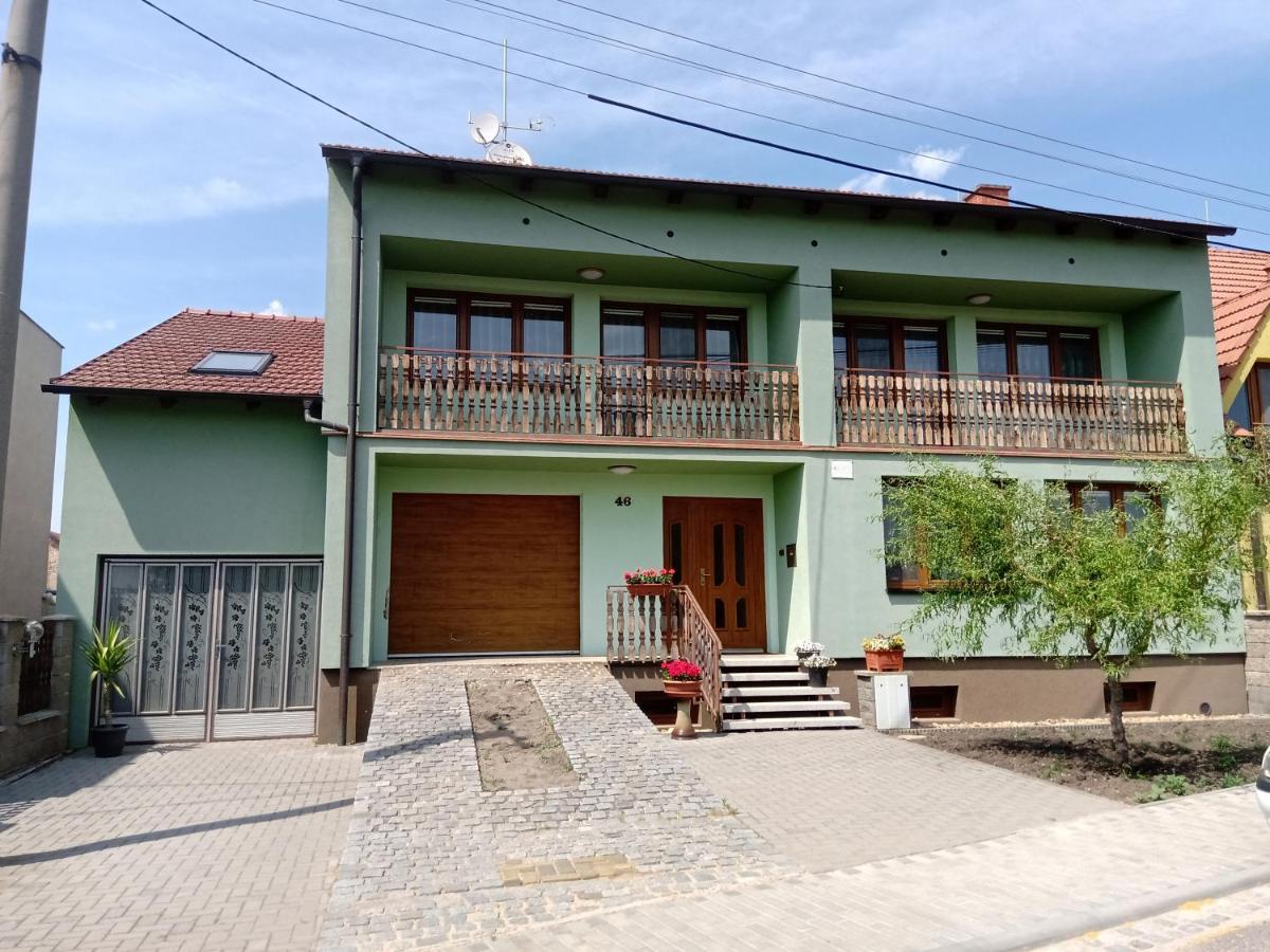 Appartamento U Hradeb Mikulov Esterno foto